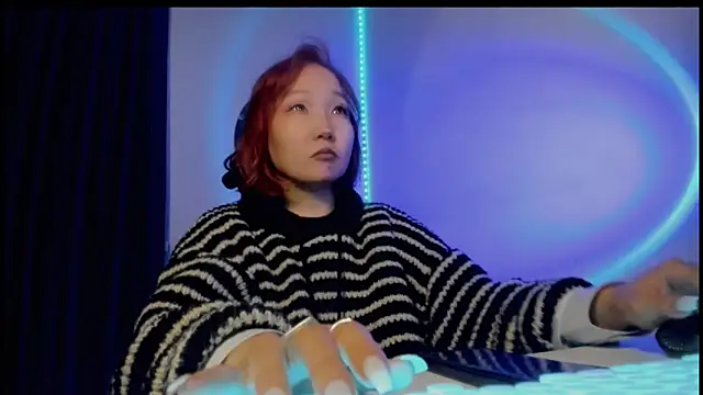 Snapshot of himeros_goddess chatting on 10/14/25, 04:57 himeros goddess online show from 10/14/25, 04:57