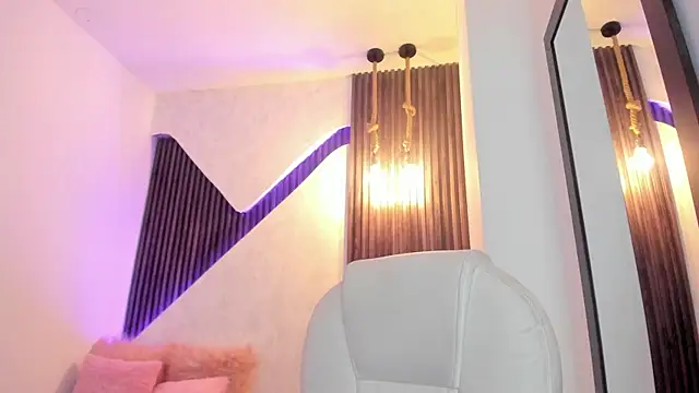 laurin clauz  online show from 12/12/24, 02:00