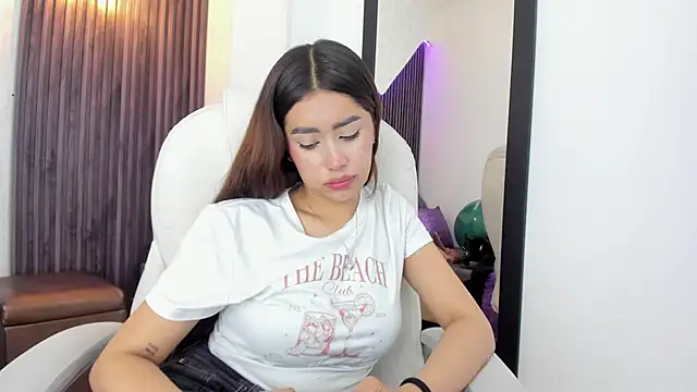 laurin clauz  online show from 09/23/25, 04:10