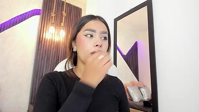 laurin clauz  online show from 10/08/25, 03:53