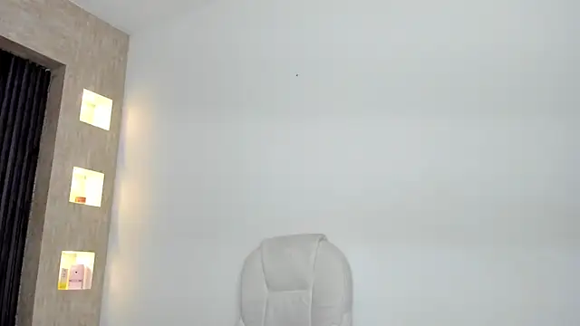 laurin clauz  online show from 10/21/25, 03:46