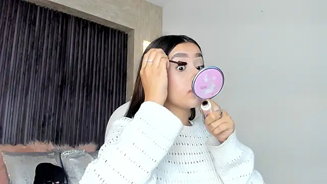 laurin clauz  online show from 10/23/25, 03:55