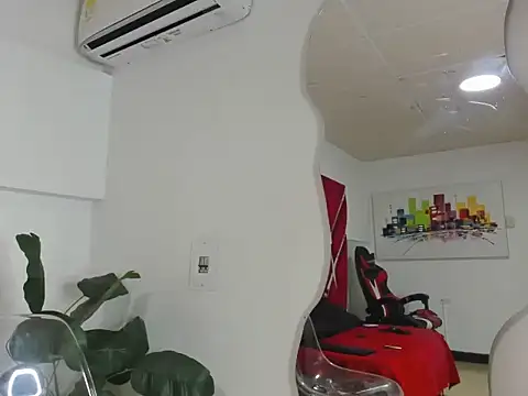 Snapshot of Milanxht chatting on 09/27/25, 09:09 Milanxht online show from 09/27/25, 09:09