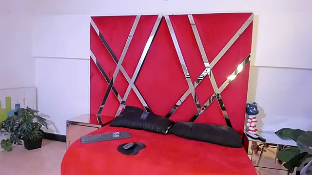 Snapshot of Milanxht chatting on 10/10/25, 08:30 Milanxht online show from 10/10/25, 08:30