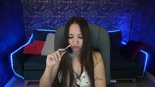 Snapshot of ElysLunar chatting on 12/10/24, 04:06 ElysLunar online show from 12/10/24, 04:06