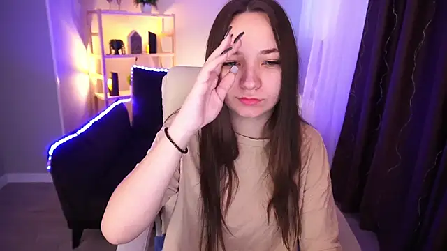 Snapshot of ElysLunar chatting on 01/08/25, 07:03 ElysLunar online show from 01/08/25, 07:03