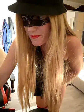 Snapshot of Hexe12346 chatting on 10/29/25, 03:58 Hexe12346 online show from 10/29/25, 03:58