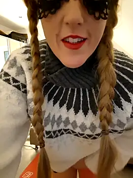 Snapshot of Hexe12346 chatting on 11/16/25, 12:22 Hexe12346 online show from 11/16/25, 12:22