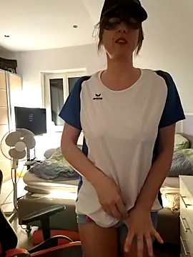 Snapshot of Hexe12346 chatting on 11/20/25, 07:24 Hexe12346 online show from 11/20/25, 07:24