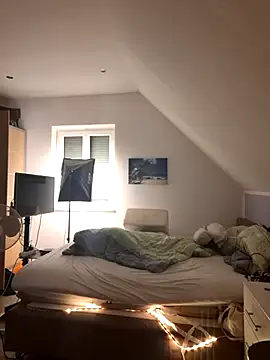 Snapshot of Hexe12346 chatting on 11/29/25, 03:15 Hexe12346 online show from 11/29/25, 03:15