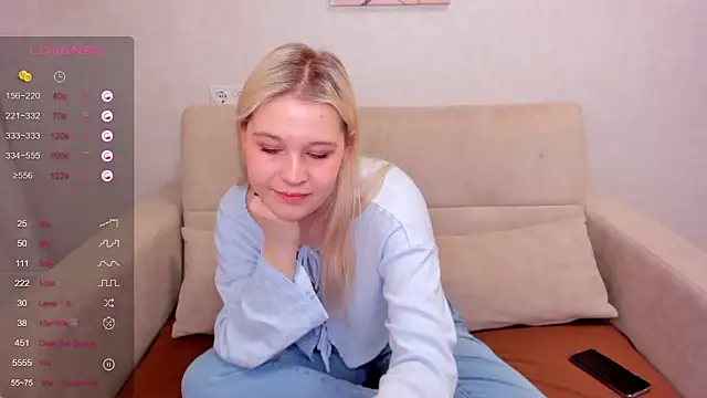 Snapshot of Colleen_Blake chatting on 01/05/25, 01:03 Colleen Blake online show from 01/05/25, 01:03