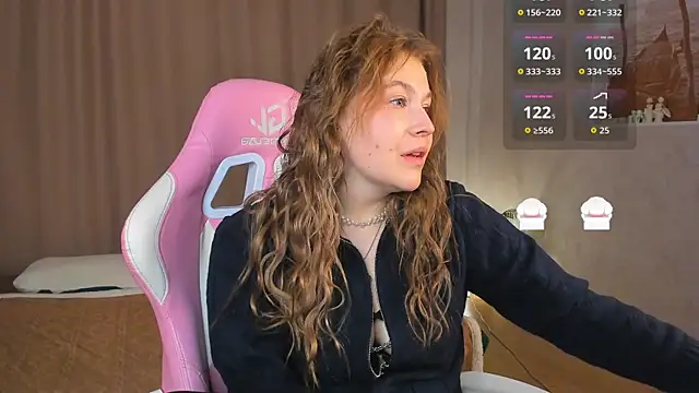 Snapshot of Colleen_Blake chatting on 10/06/25, 04:04 Colleen Blake online show from 10/06/25, 04:04