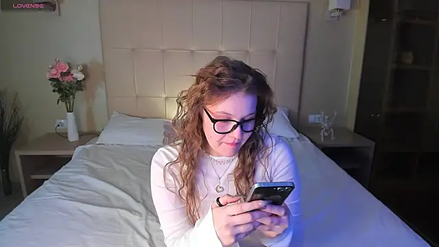 Snapshot of Colleen_Blake chatting on 10/22/25, 04:18 Colleen Blake online show from 10/22/25, 04:18