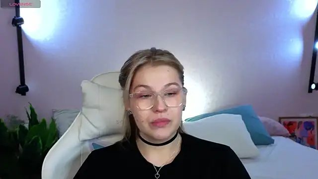 Snapshot of Colleen_Blake chatting on 04/13/26, 04:56 Colleen Blake online show from 04/13/26, 04:56