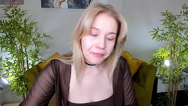 Snapshot of Colleen_Blake chatting on 05/25/26, 04:57 Colleen Blake online show from 05/25/26, 04:57