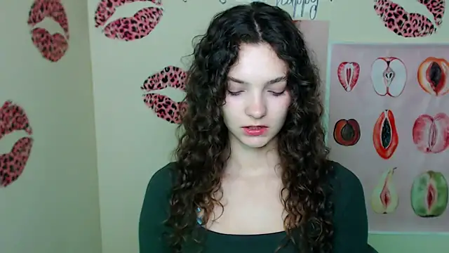  SusieSu  online show from 10/30/25, 07:32