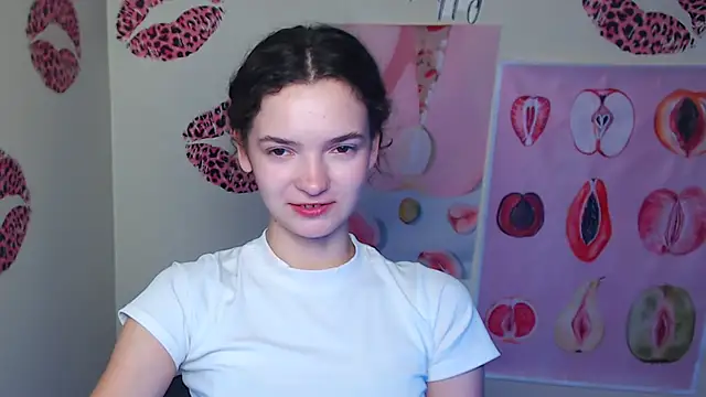 Snapshot of _SusieSu_ chatting on 11/23/25, 01:11 SusieSu online show from 11/23/25, 01:11