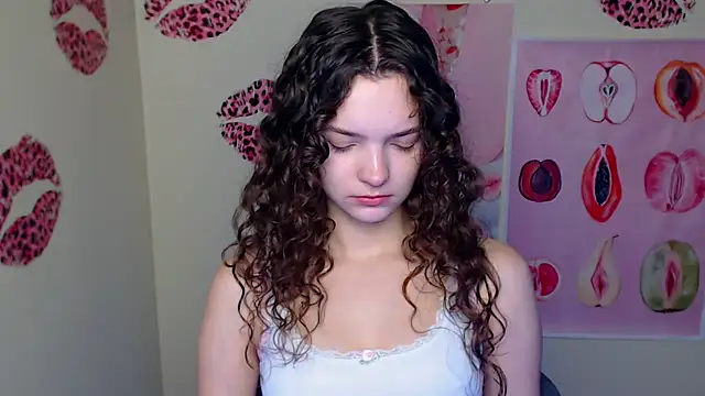 Snapshot of _SusieSu_ chatting on 11/24/25, 07:19 SusieSu online show from 11/24/25, 07:19