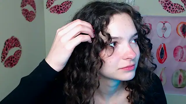 Snapshot of _SusieSu_ chatting on 12/14/25, 06:52 SusieSu online show from 12/14/25, 06:52