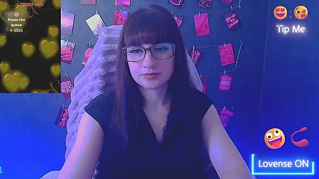 Snapshot of Violla_My chatting on 03/07/26, 06:43 Violla My online show from 03/07/26, 06:43