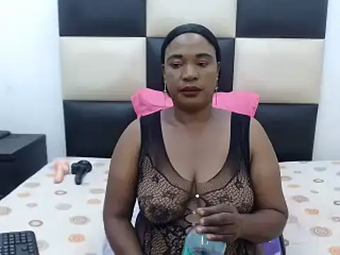LICKABLEASSxxxx online show from 02/15/25, 04:45
