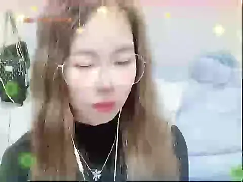 miumiu822 online show from 12/29/24, 02:00