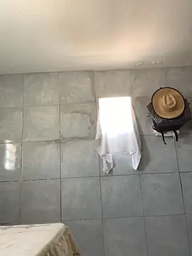 Snapshot of Gabrielleof chatting on 11/06/25, 01:12 Gabrielleof online show from 11/06/25, 01:12