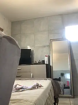 Snapshot of Gabrielleof chatting on 11/24/25, 05:45 Gabrielleof online show from 11/24/25, 05:45