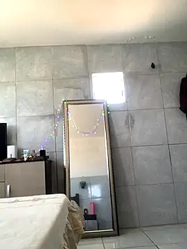 Snapshot of Gabrielleof chatting on 12/04/25, 03:32 Gabrielleof online show from 12/04/25, 03:32