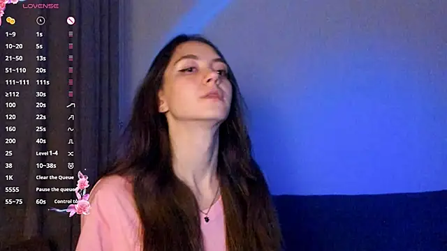 Snapshot of EvaBradley chatting on 09/22/25, 06:43 EvaBradley online show from 09/22/25, 06:43