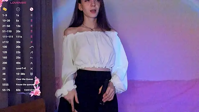 Snapshot of EvaBradley chatting on 10/03/25, 06:38 EvaBradley online show from 10/03/25, 06:38