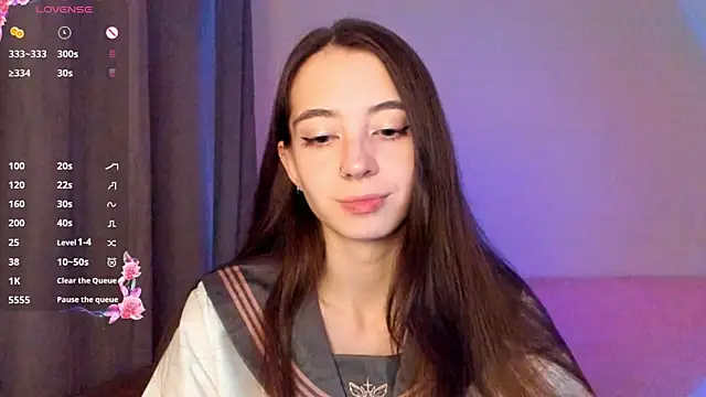 Snapshot of EvaBradley chatting on 10/31/25, 06:42 EvaBradley online show from 10/31/25, 06:42