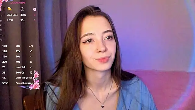 Snapshot of EvaBradley chatting on 11/01/25, 06:32 EvaBradley online show from 11/01/25, 06:32