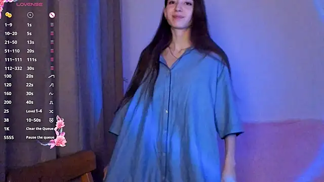 Snapshot of EvaBradley chatting on 11/05/25, 06:41 EvaBradley online show from 11/05/25, 06:41