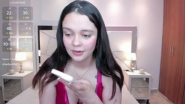 Bella-hadiid online show from 02/12/25, 11:29