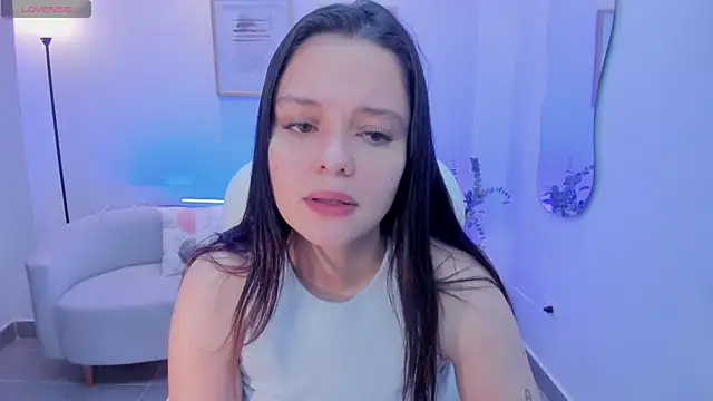Bella-hadiid online show from 03/07/25, 11:40