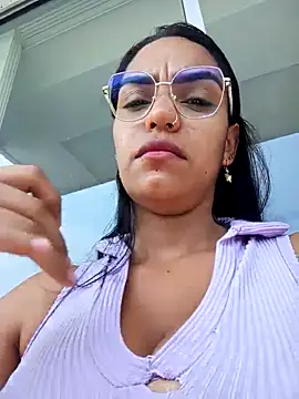 Snapshot of Sara-77 chatting on 09/24/25, 03:15 Sara-77 online show from 09/24/25, 03:15