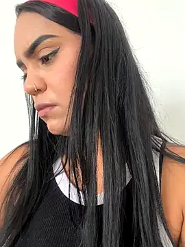 Snapshot of Sara-77 chatting on 10/03/25, 04:48 Sara-77 online show from 10/03/25, 04:48