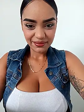 Snapshot of Sara-77 chatting on 10/09/25, 03:10 Sara-77 online show from 10/09/25, 03:10