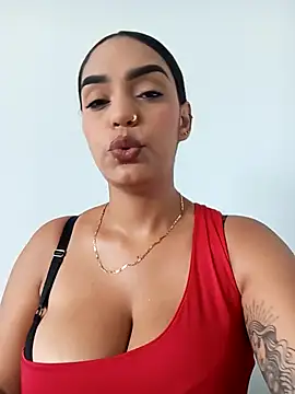 Snapshot of Sara-77 chatting on 10/21/25, 03:46 Sara-77 online show from 10/21/25, 03:46