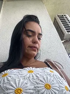 Snapshot of Sara-77 chatting on 12/04/25, 06:05 Sara-77 online show from 12/04/25, 06:05