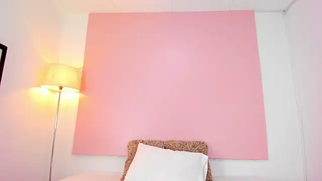 Snapshot of andyylove_jk chatting on 11/22/25, 01:32 andyylove jk online show from 11/22/25, 01:32