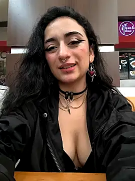 Lila Desiree online show from 09/27/25, 04:45