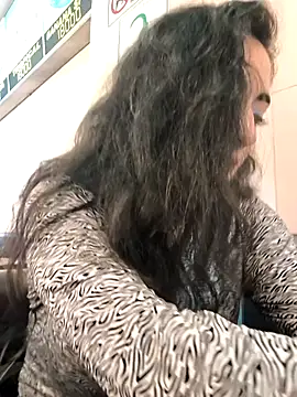 Snapshot of Lila_Desiree chatting on 11/20/25, 10:09 Lila Desiree online show from 11/20/25, 10:09