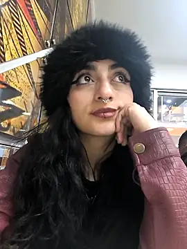 Snapshot of Lila_Desiree chatting on 11/28/25, 10:12 Lila Desiree online show from 11/28/25, 10:12