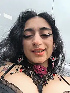 Lila Desiree online show from 07/04/26, 03:18