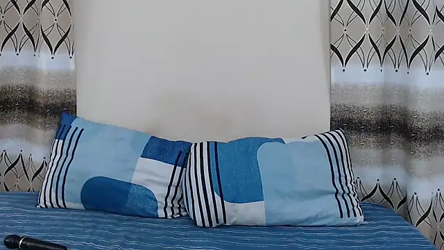 Sexybubbles14xxx online show from 02/16/25, 04:42