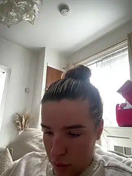 maisiesmithx online show from 10/09/25, 11:08