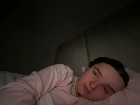 Snapshot of maisiesmithx chatting on 02/17/26, 03:25 maisiesmithx online show from 02/17/26, 03:25