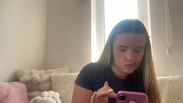maisiesmithx online show from 07/20/26, 12:40